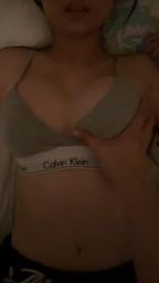 ngyennes33641 : 乳头好敏感~