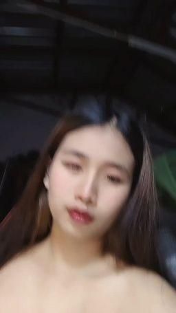 modelll : I’m dripping. Don’t make me beg, just take me now."
中文：我已经湿透了。别让我求了，现在就上我吧。