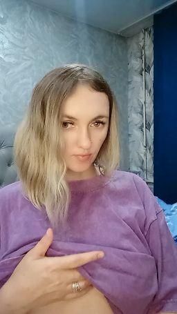 pinkpather : boobs😈👅