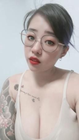 hsuanhsuan0804 : 搬完家第一次PO
Babe