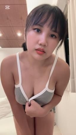 tyuh95029 : 借我幾秒鐘誘惑你😈
露南半球搖擺臀部😳喜歡嗎🥵
有音檔🎵喘息聲，記得開聲音🔊
#露臉 #sexy