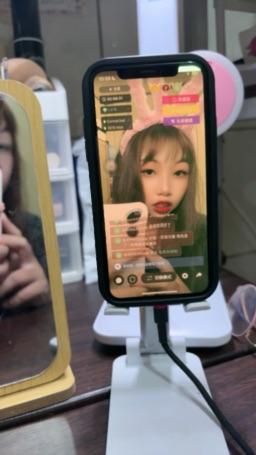 mumuuu_ : 第一次直播 順利結束下播～