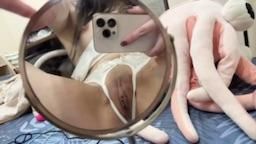 livybaby : 開檔丁字褲之放大鏡的穴穴愛撫🔞