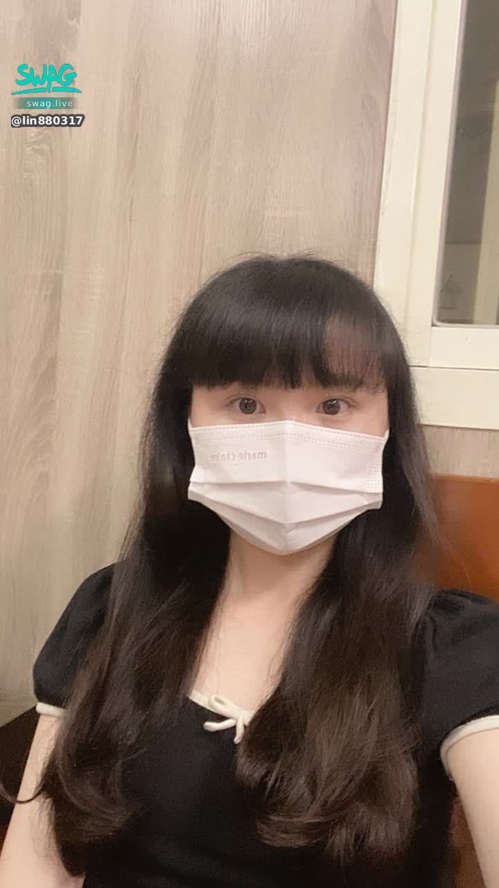 lin880317 : 好久不見我是玲玲❣抱歉有點久沒開播了，最近事情比較多跟大家報個平安先～還是可以跟我私訊約1.1呦👄 #OL #生活 #日常 #素人 #可愛