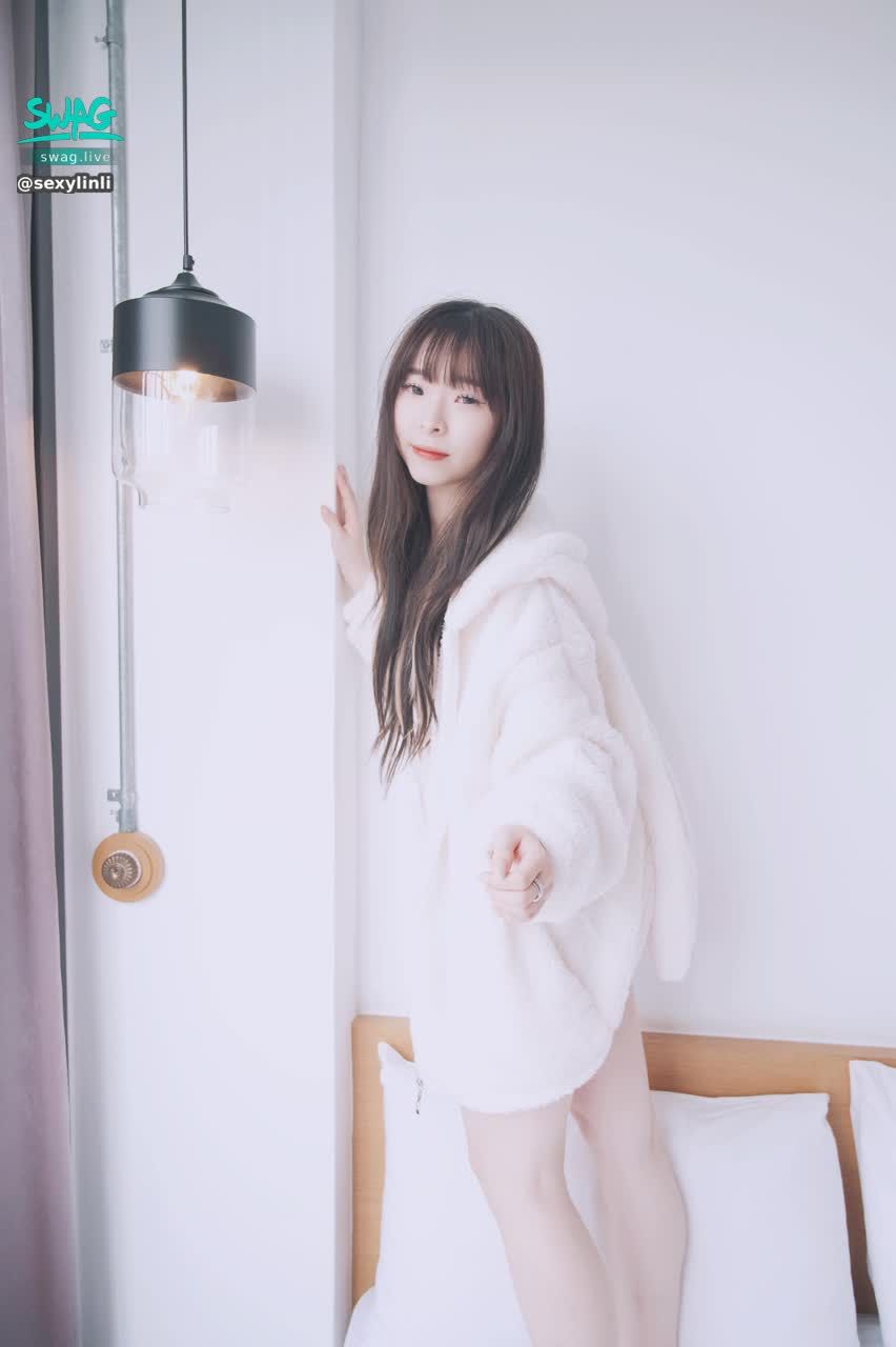 sexylinli : 💝禹兒今天外拍的照片🐇🐇