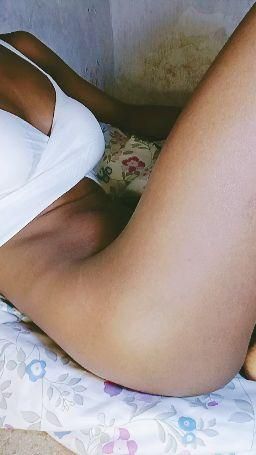 ijenebu : watch me tease my pussy