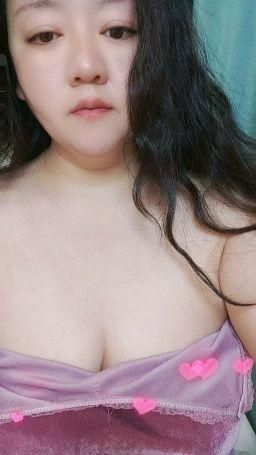 xyc200896 : 大奶真好吃