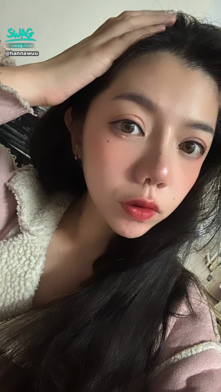 hannawuu : 最新上的限動福利放很大！直播才有的趕快解鎖❤️