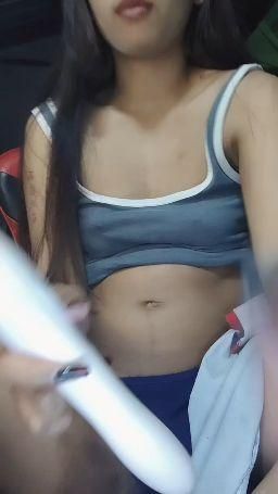 modelll : - put sex toy  in pussy 按摩棒插入小穴