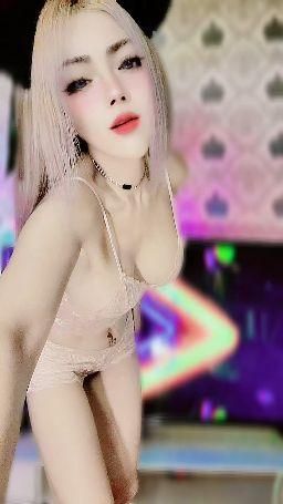 liinda : Loving you never was an option – it was necessity. 🍑👄