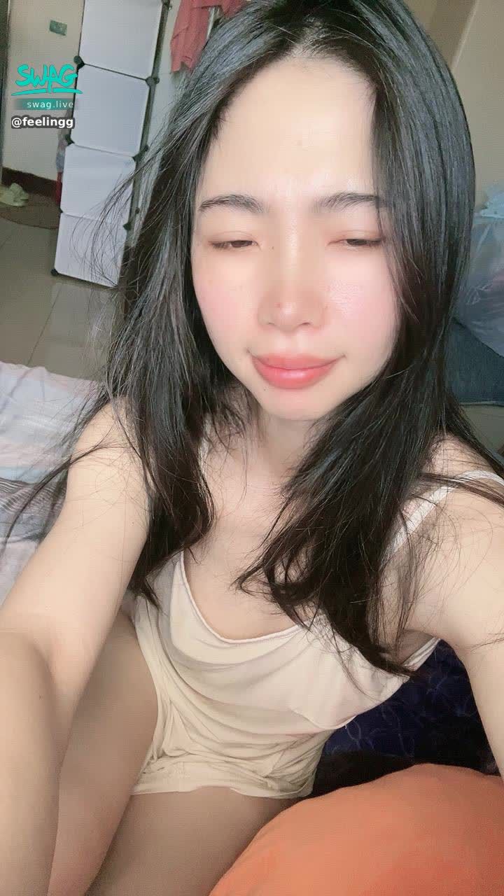 feelingg : 早安早上的陽光有點刺眼