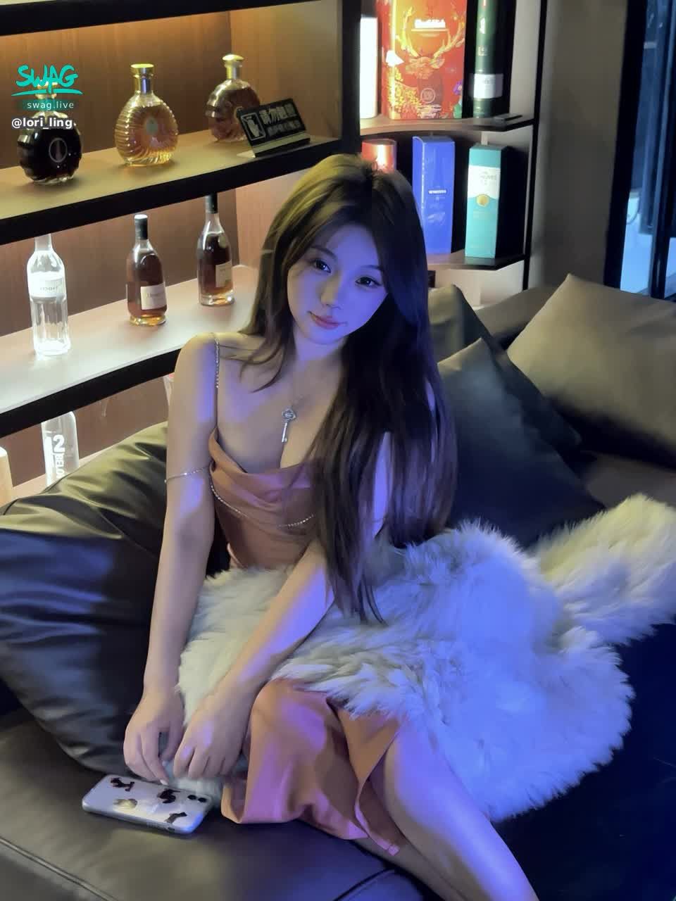 lori_ling : 出去玩几天,别太想我,过几天上哦