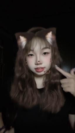 mumuuu_ : 明天晚上八點直播，記得來糖果屋找慕慕玩唷⋆.𐙚 ̊
