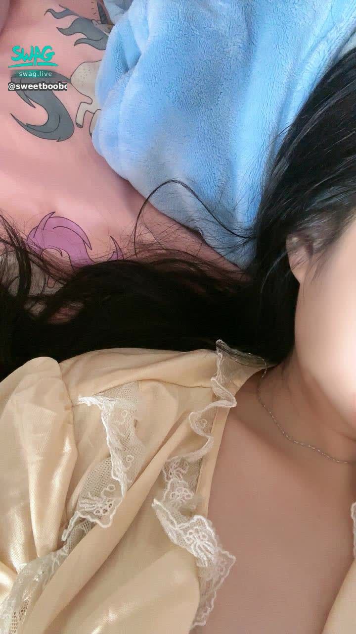 sweetbooboo : 🍬波波誕辰生日派對🍬
9/14～9/30

生日活動1️⃣
刷「生日快樂禮物999」送生日小禮🎁性感黑絲影片
極致誘惑🫶

生日活動2️⃣
生日大尺度性感影片😈久違大膽讓你受不了又喜歡的生日限定影片🎦
每部時間皆5分鐘
火辣辣不間斷🫶

10顆紫黑鑽獲得1部
20顆紫黑鑽獲得2部
以此類推

每10顆獲得抽獎機會1次

10/1 12:00整抽出1位寶貝→甜蜜約會

生日活動3️⃣
不抽獎直接甜蜜蜜純約會💕
私訊波波
「我想要甜蜜蜜生日純約會」*3次
獲得露臉的生日性感辣影片30秒及純約會方案🫶

一起來參加💕💕💕