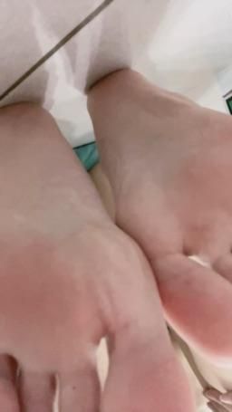 lovewowo5255 : 腳底？好像太近了😂