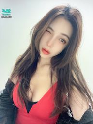 phoebe17 : 我寫了三行字
想著藏哪句合適
你是否一看便知呢