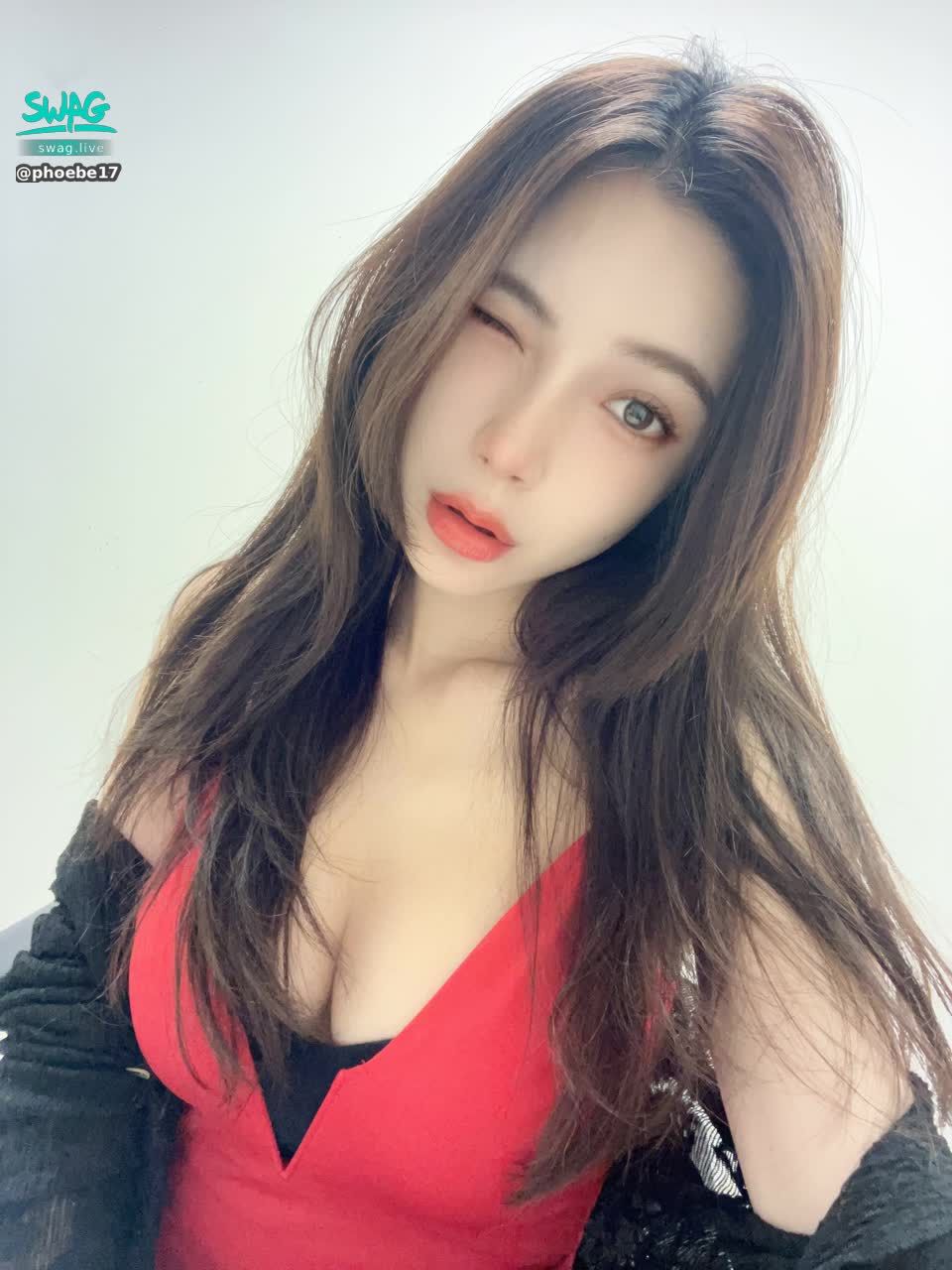 phoebe17 : 我寫了三行字
想著藏哪句合適
你是否一看便知呢