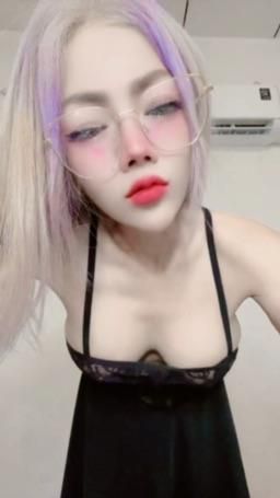 liinda : 我疯了，因为我太爱你了 