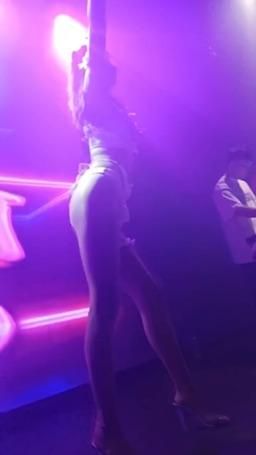 emily_babies : 我來嘍❤️夜店dancer
