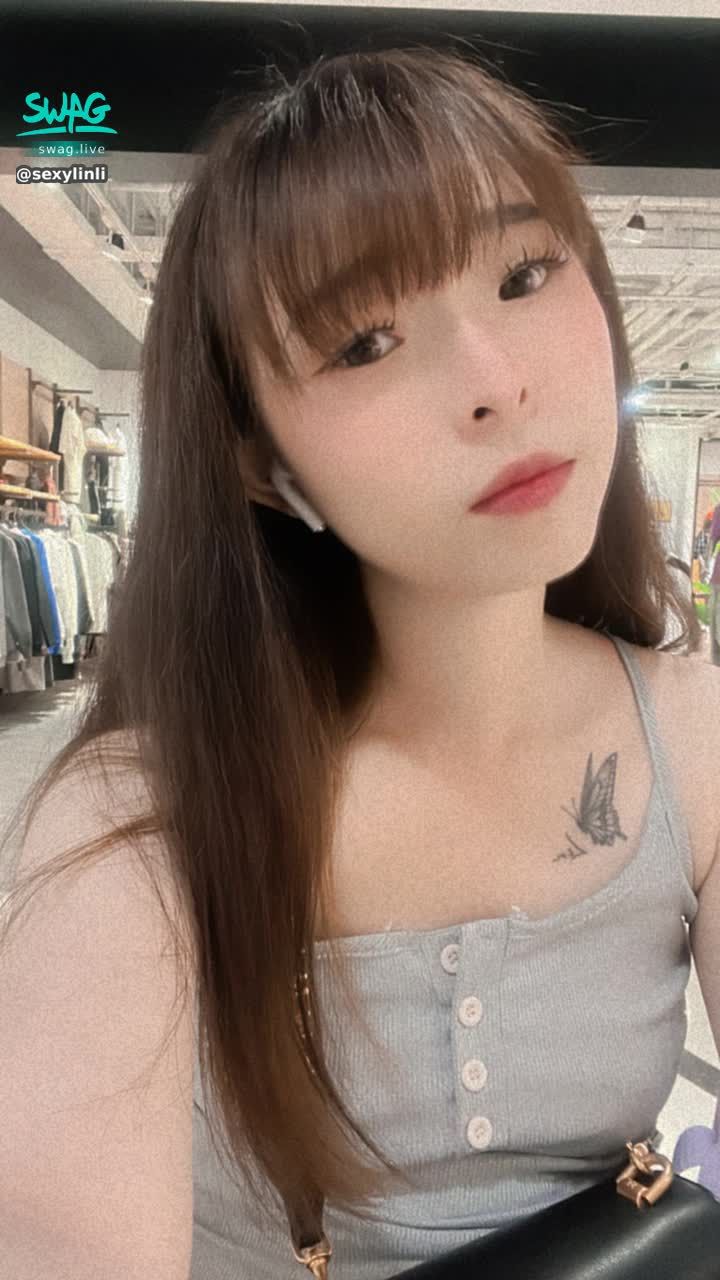 sexylinli : 💕逛的百貨公司（偷偷告訴哥哥禹兒沒穿內衣🥵