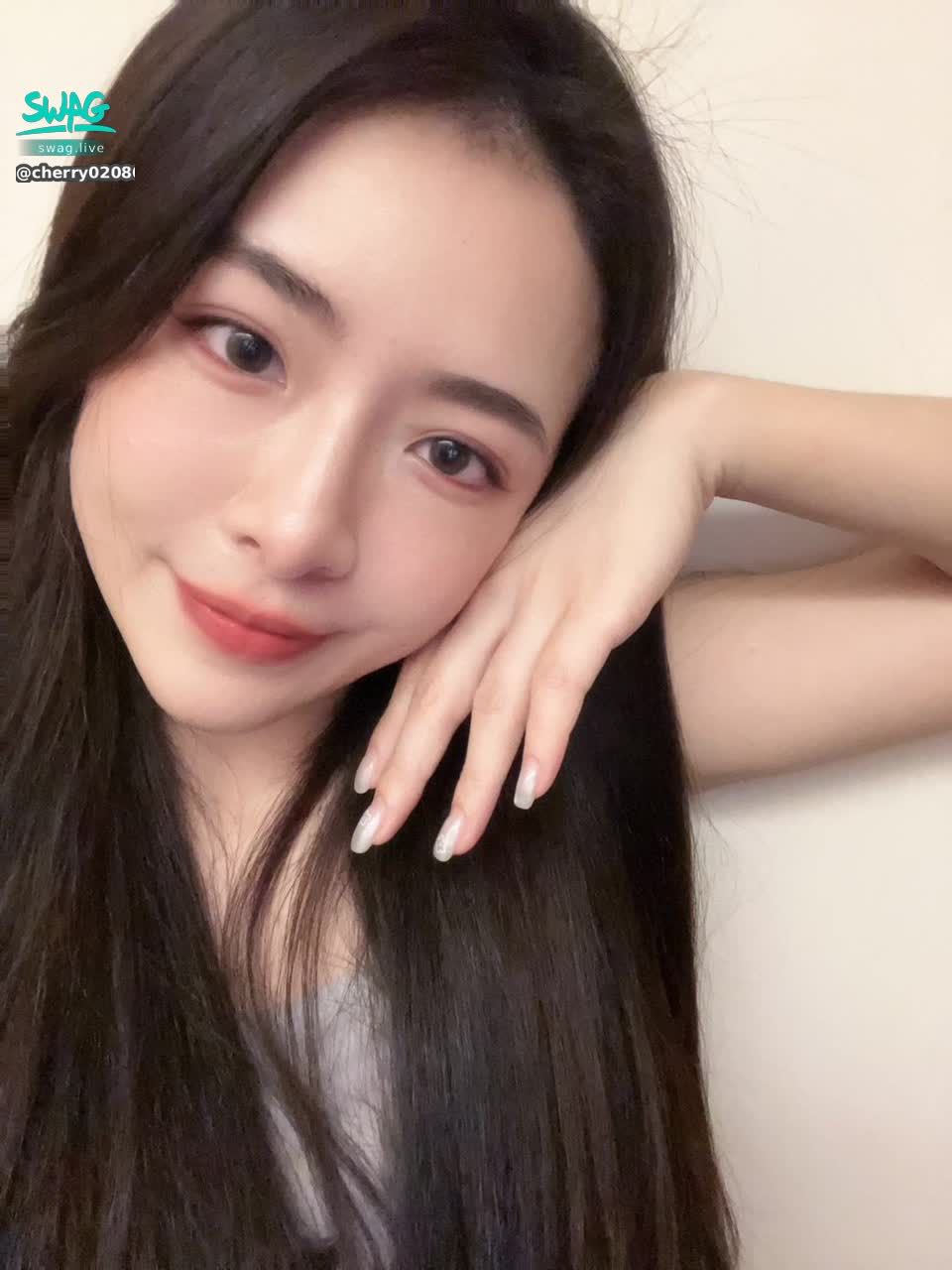 cherry020800 : 問一下有人想我嗎🥰
想要我開台嗎～～～
沒人想的話我就不開囉😂

#露臉 #可愛 #甜美 #素人 #sexy #性感