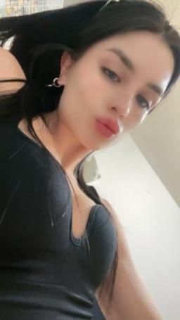 alevtina : lick tits