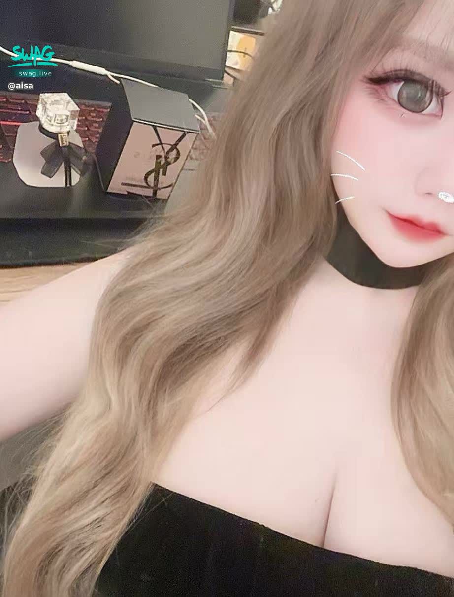 aisa : 姐妹送的髮香水🤔這麼一來我沒洗頭也不會有人知道吧