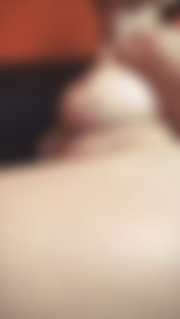 julielove : a hot body, holes waiting for your cock