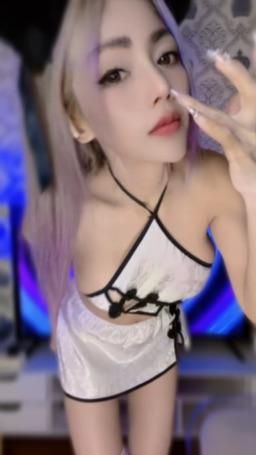 liinda : 你在干嘛呢? ทำไรอยู่เหรอ
:我在想想怎么让你成为我老公。