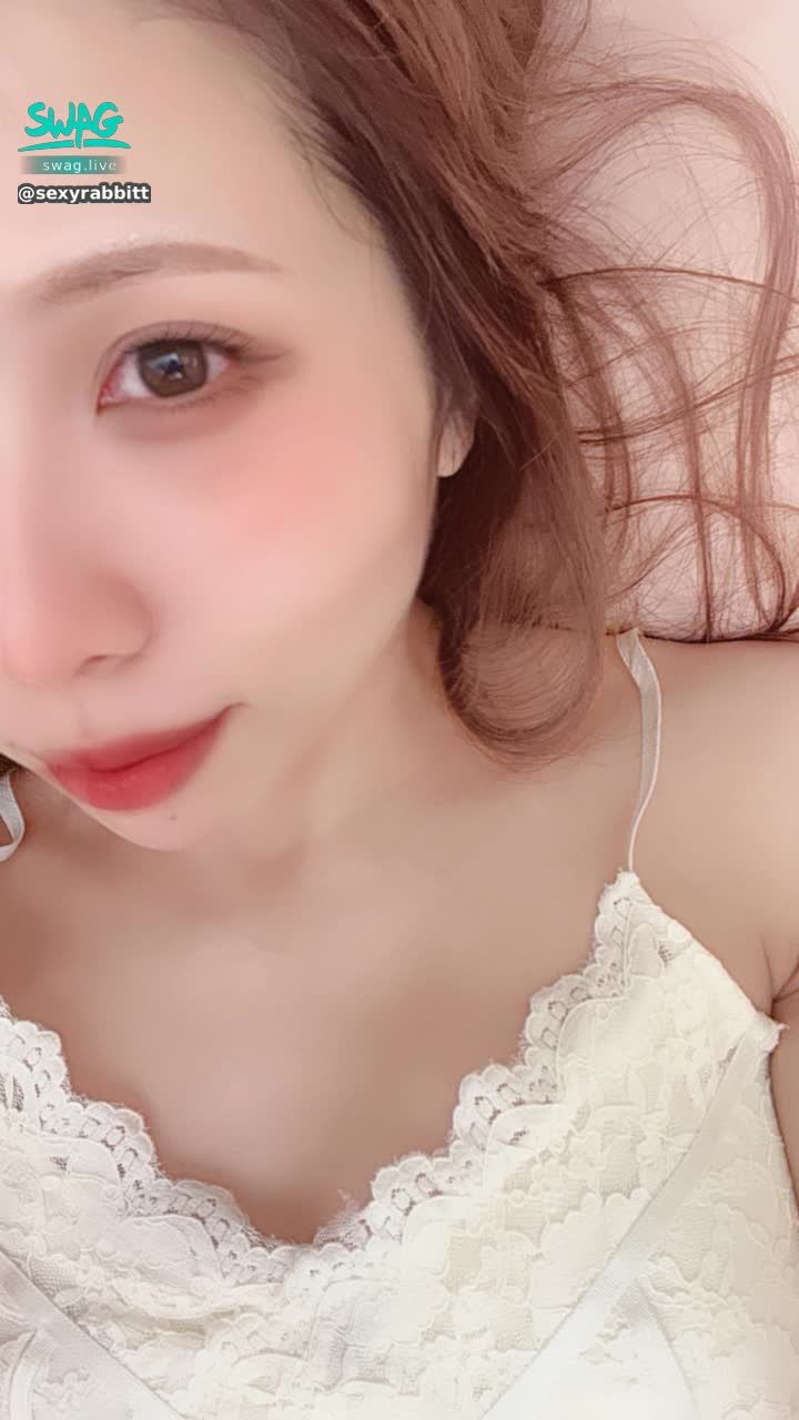 sexyrabbitt : 謝謝Babe來玩🩷明天見～早點睡🫶🏻不然就帶我出門看日出吧😆