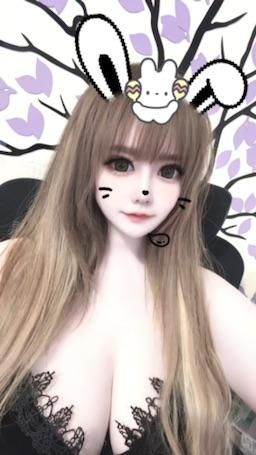 aisa : 上面那隻兔兔好可愛