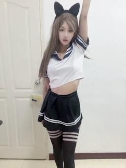 youyouzin : 貓咪跳著誘人的舞蹈