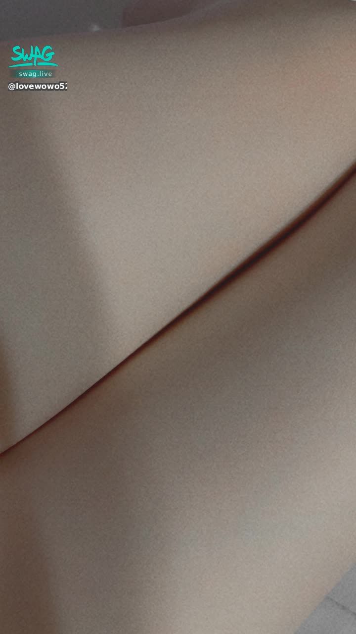 lovewowo5255 : 身體不太舒服睡晚了😷下班直播見哦🥺🥺