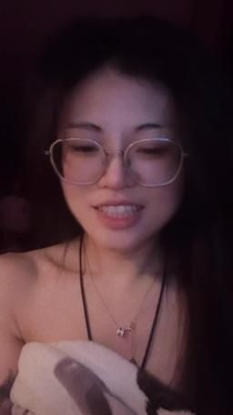 lornavsvs : #一口吞 Babe看看洛洛可以多會吞😈😈😈