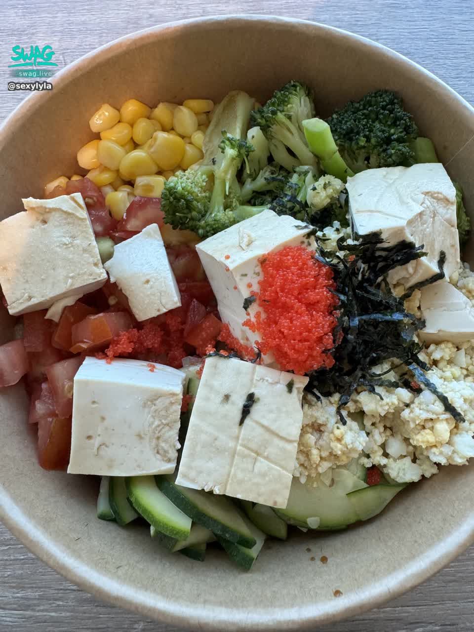 sexylyla : 今天午餐是昨天睡前就想好的！
但剛吃完午餐的我就在想晚餐要吃什麼了😗
給我一點想法嘛❤️