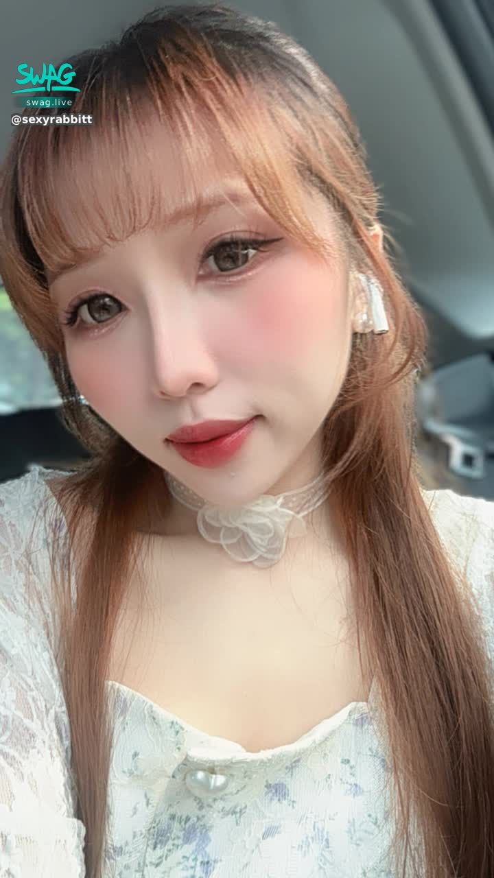 sexyrabbitt : 今晚19:00來看看昨天喝醉酒，今天還在頭痛的兔兔吧❤️