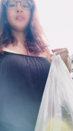 lovemeredith : 早上在公園買芭樂，要不要分你呀