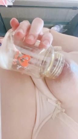 momopoly0035 : 擠ㄋㄟ前先按摩一下胸部🤪