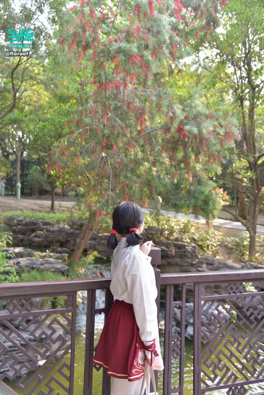 floraof : 中意我叫你哥哥，定你叫我姐姐😌😌👄