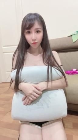 ma0823ry : 抱枕下面是…