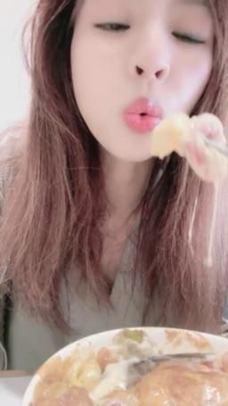 lovemeredith : 假日來吃焗烤，你想跟我一起來嗎？