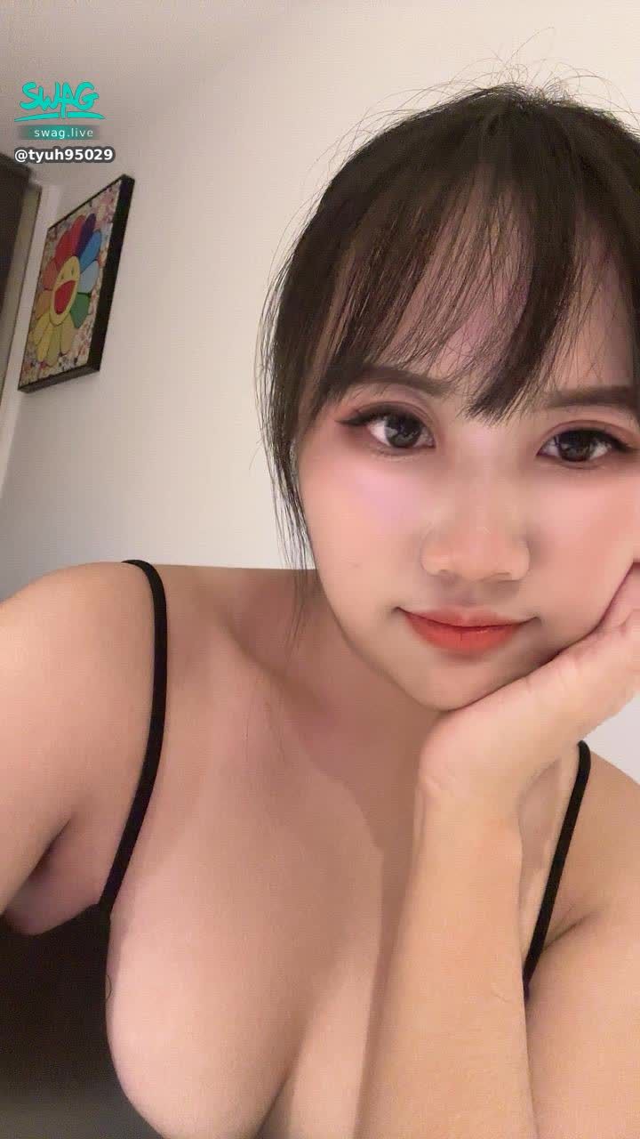 tyuh95029 : 今天是開心的一天🎉🥴
謝謝陪我到現在的你們❤️
不論是現下線上支持的你們都很棒😍再接再勵💪🏻