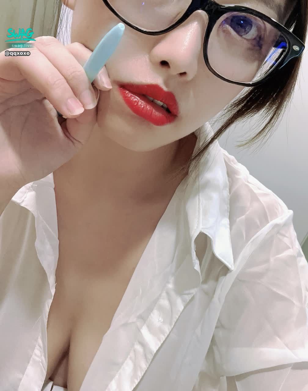 qqxoxo : 9/28(日）22：00 誘惑教師👩🏼‍🏫

50w QQ老師性教育🌶️

#主題直播 #巨乳 #QQ #G奶