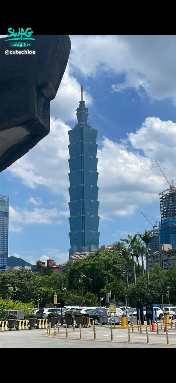 cutechloe : 今天天氣好好 可以一起逛街嗎💗