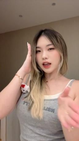 lovelyamber : 跳個舞給你看