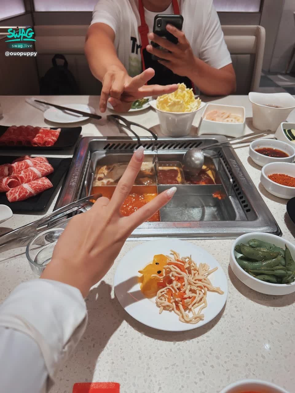 ouopuppy : 今日的粉絲寶寶人真好😳是個貼心的帥哥❤️❤️❤️跟7pupu有超萌身高差🤤一直說我影片看不出來這麼小隻（？

純約會報名到10/8截止唷～～
Babe快把握機會❤️❤️❤️

#7pupu小姊姊