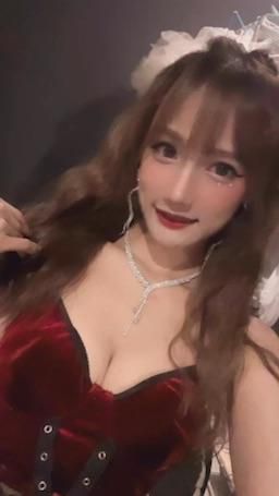 emily_babies : #性感 #sexy #奶 
那天上班😍