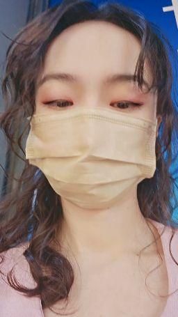 aileenn : 要見網友很緊張的小米😵
需要哥哥們幫我加油打氣！