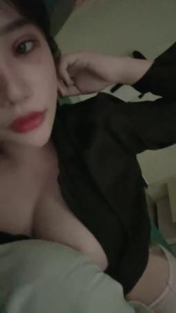 codyyuyan : 午睡起來摸摸😈
