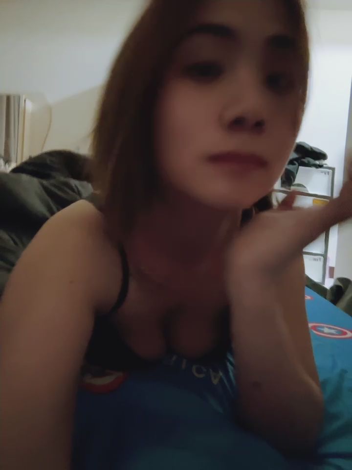pizza_0705 : 睡不著欸😈精神這麼好，有人要約出來嗎🥰現在私訊我 #露臉 #sexy #性感 #生活 #騷 #奶 #內衣 #誘惑 #私訊
